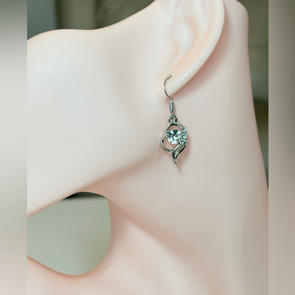 S925 Silvery Plated Hypoallergenic Stud Earrings.
